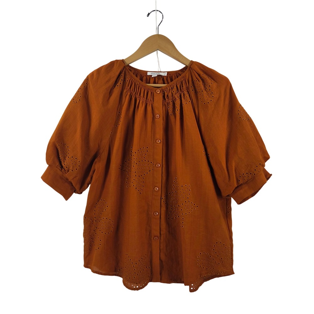 Chicos Eyelet Embroidered Button Front Blouse Rust Orange Puff Sleeve Size 2 L